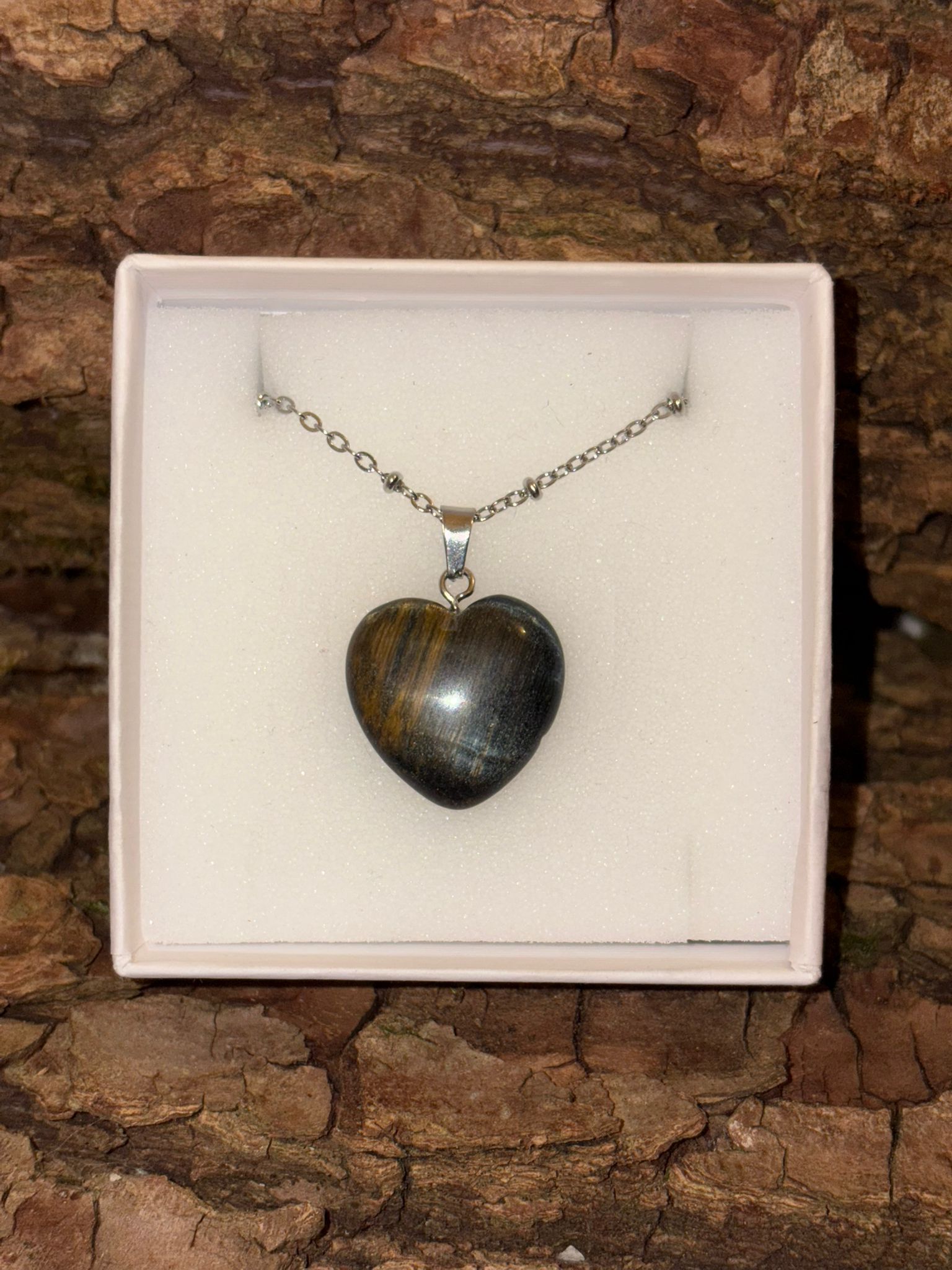 Pendentif cœur Oeil de faucon