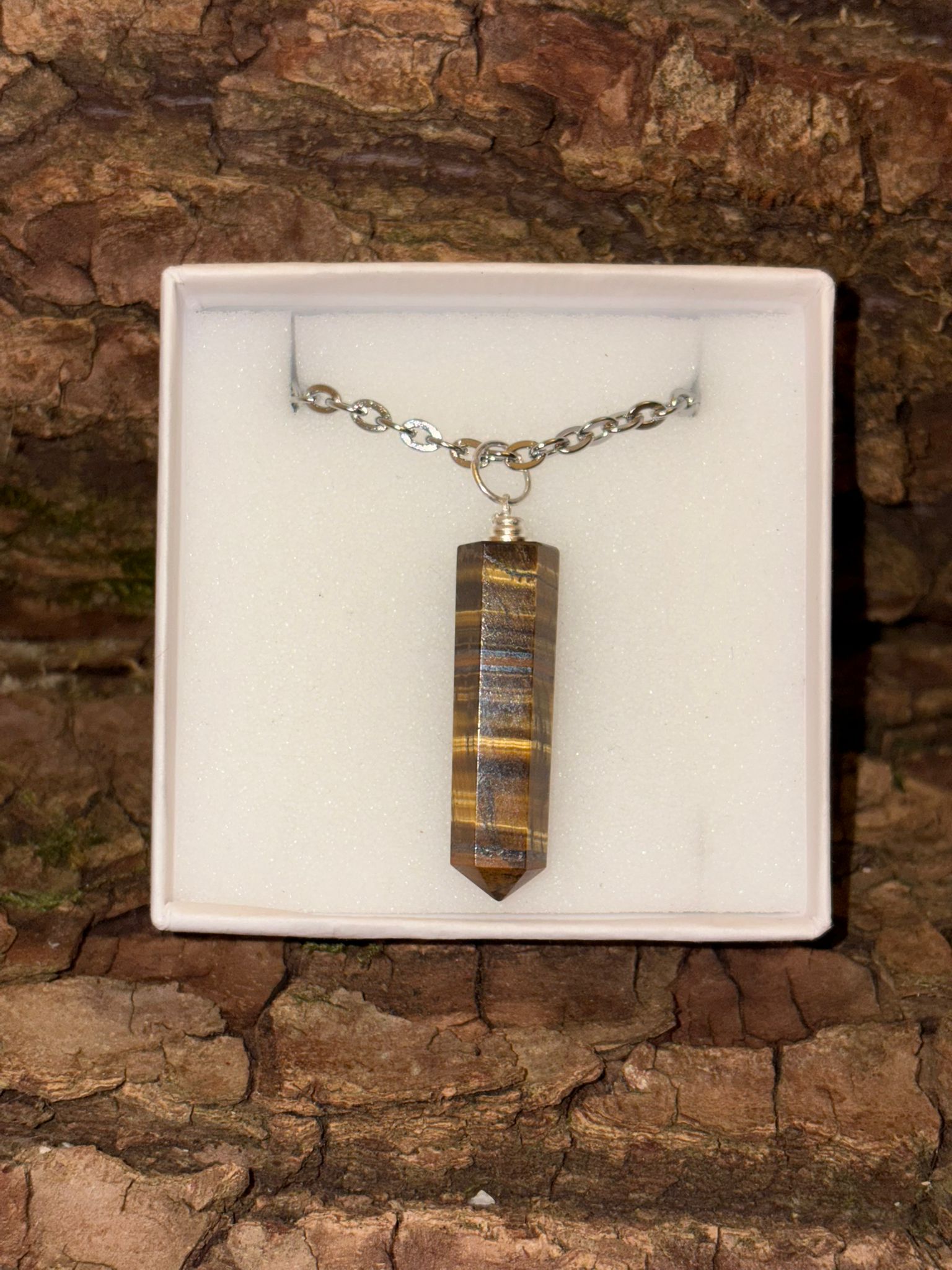 Pendentif œil de tigre pointe