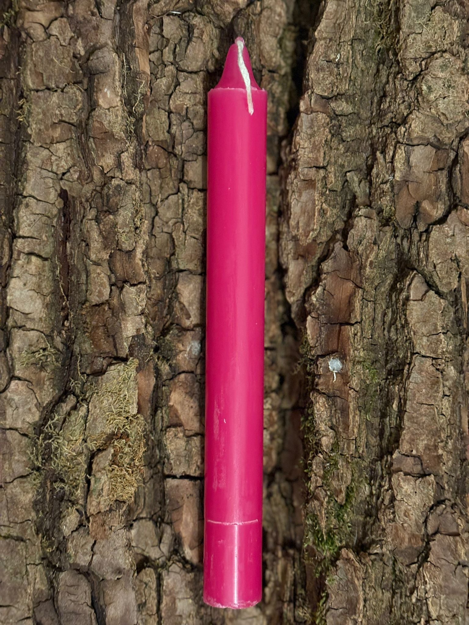 Bougie teintée dans la masse Rose   – 22 cm