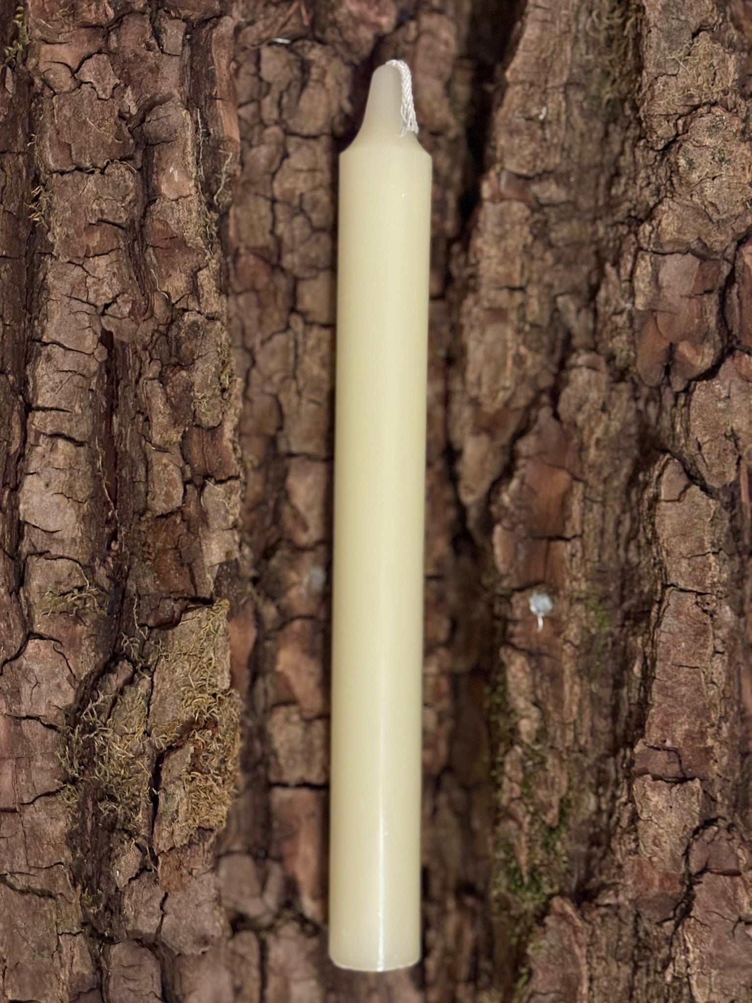 Bougie teintée dans la masse Blanche   – 22 cm