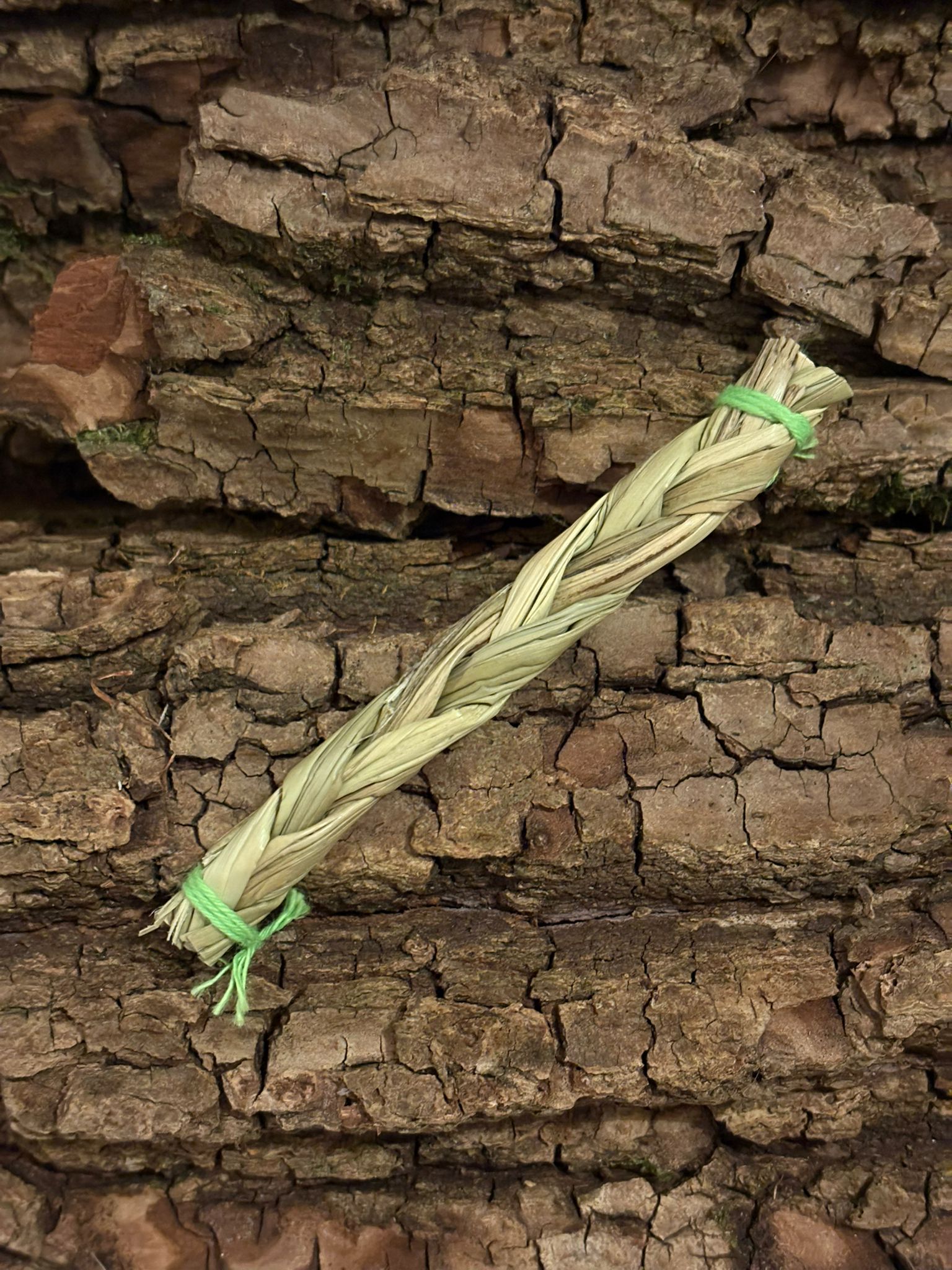 🌾 Foin d’odeur tressé – Plante sacrée de purification et de protection